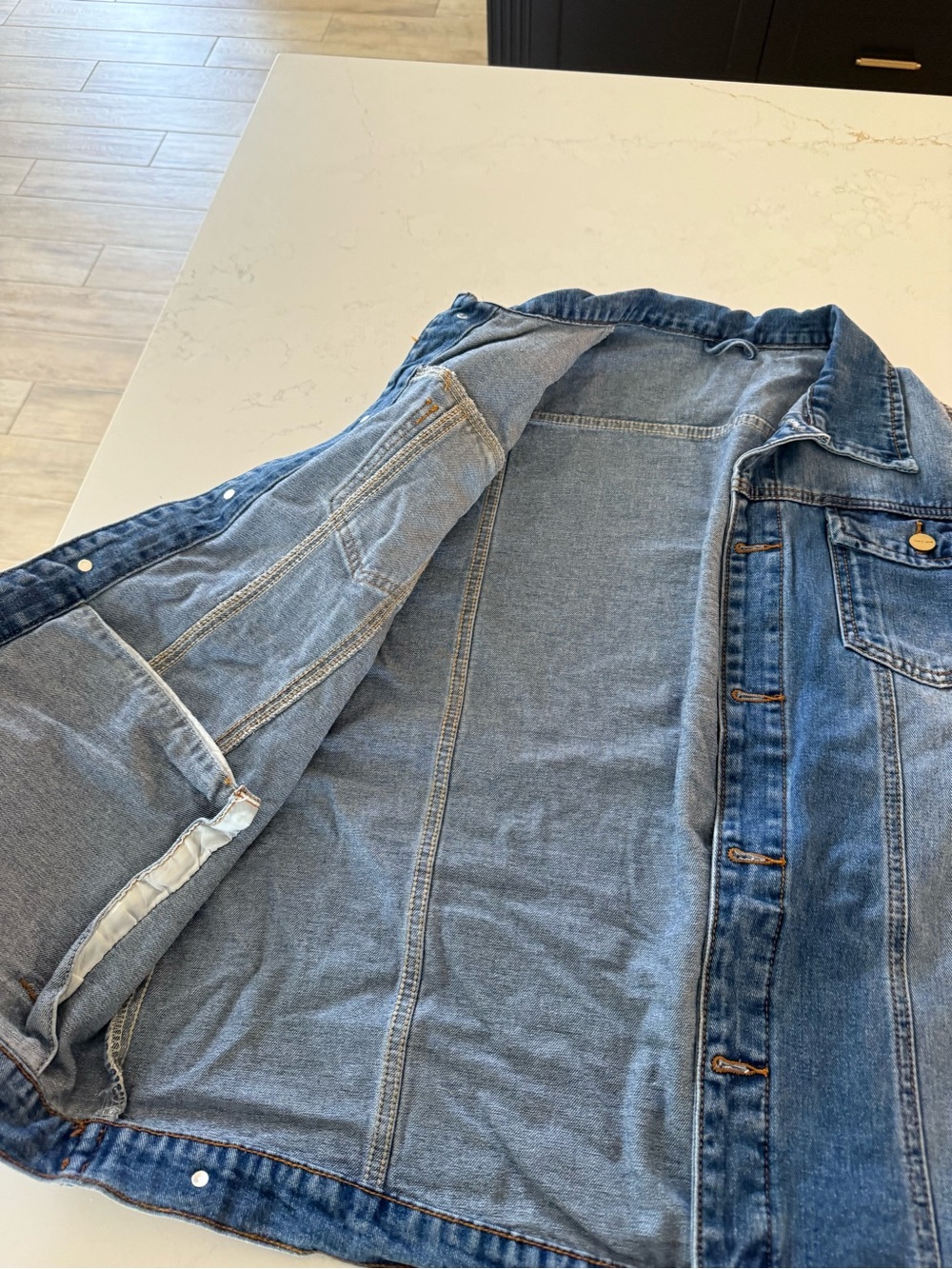 Sleeveless Denim Button-Up Vest in Two-Tone Blue - Picture 5 of 6